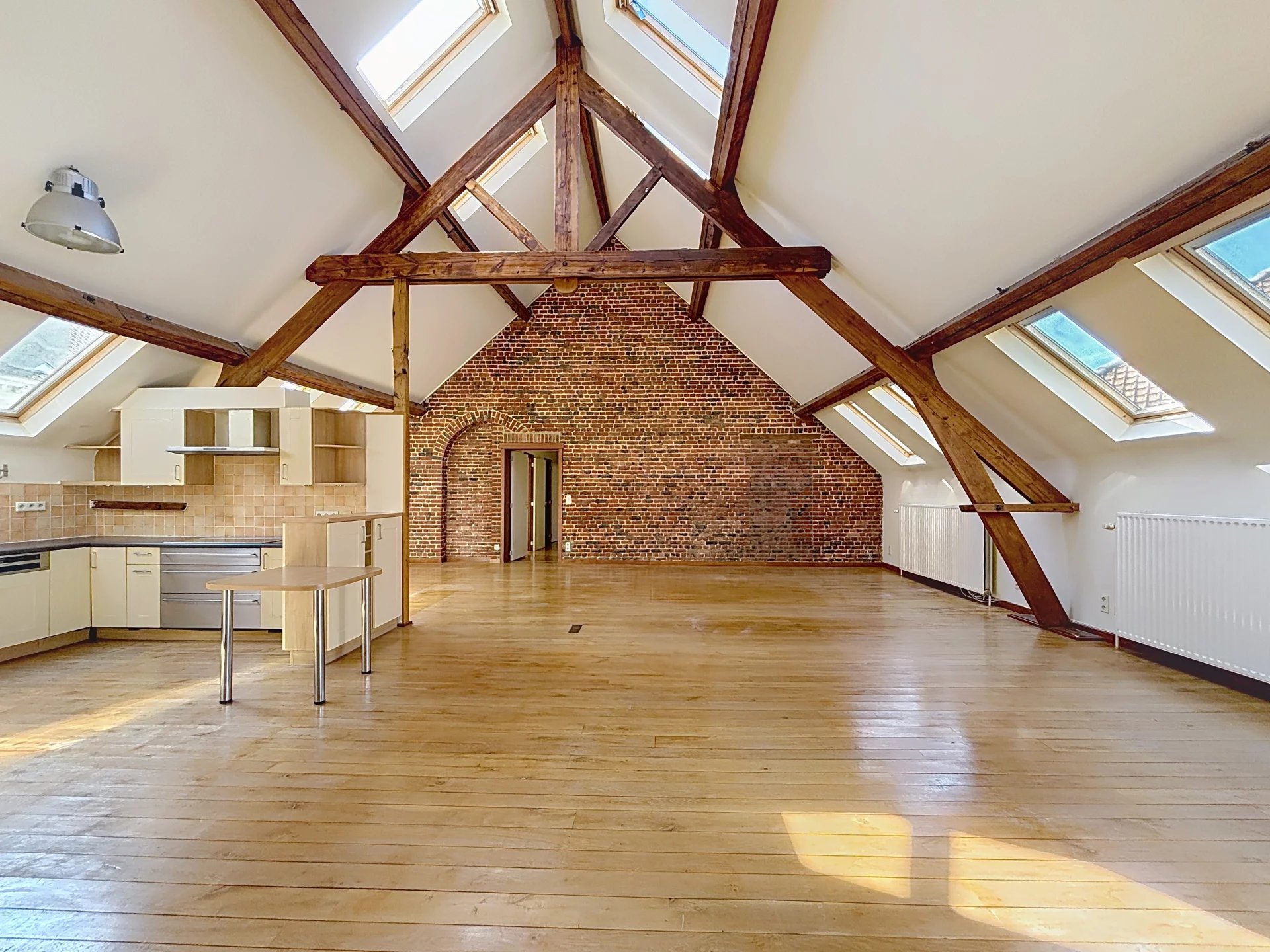 SOUS OFFRE - Ixelles – Grand loft - Dernier étage - Terrasse