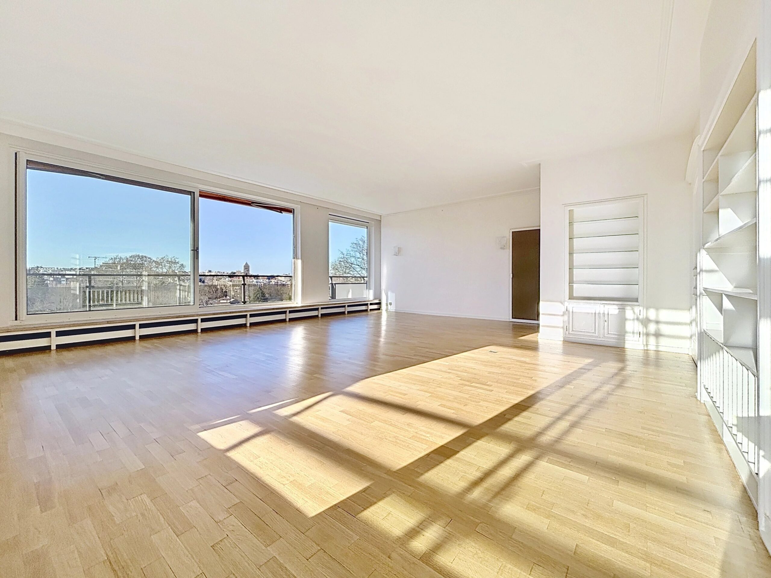 3-bedroom apartment, terraces, 2 garages