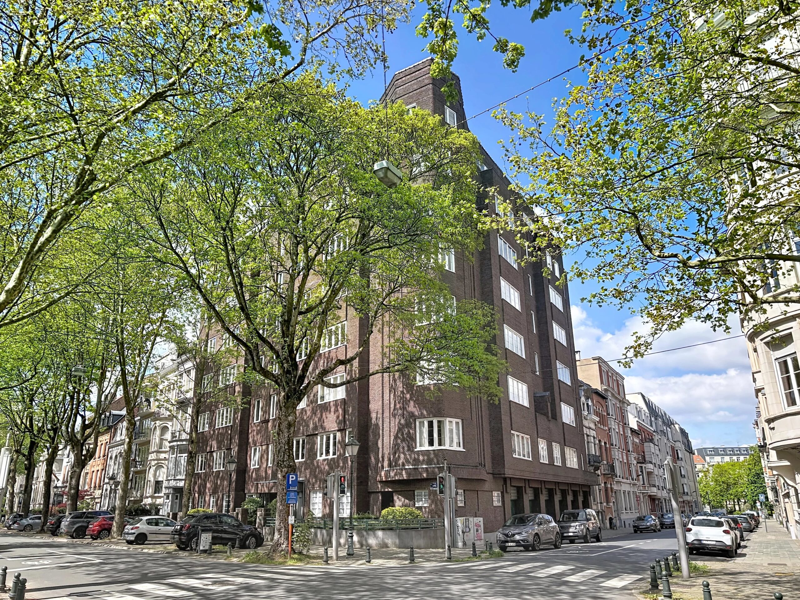 SOUS OFFRE - Ixelles - Avenue Molière - Élégant appartement