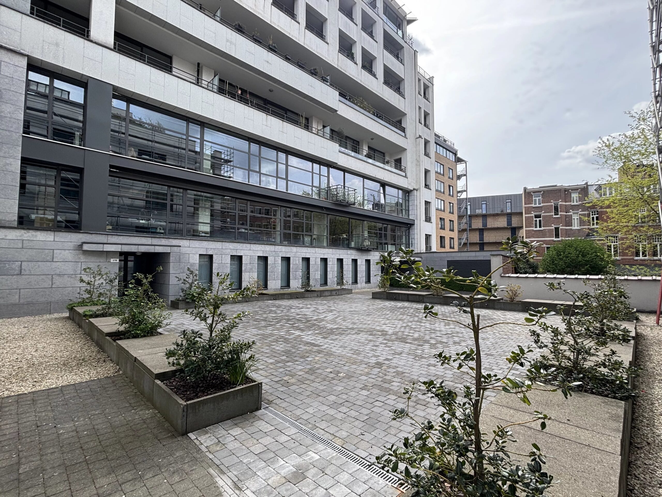 Bruxelles centre - Grand appartement rénové - terrasse et hauts plafonds