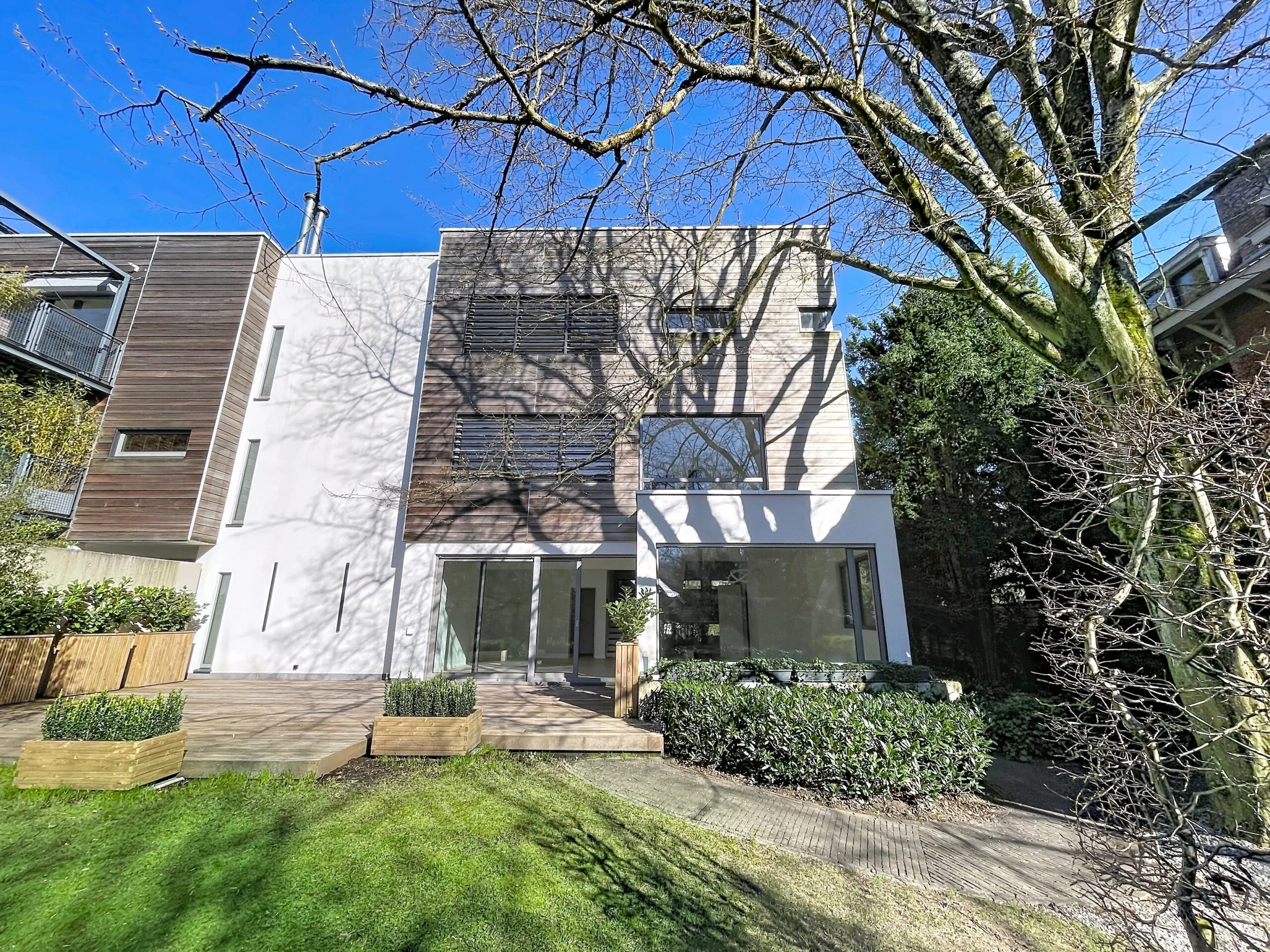 Hamoir- Maison d'architecte rénovée et baignée de lumière