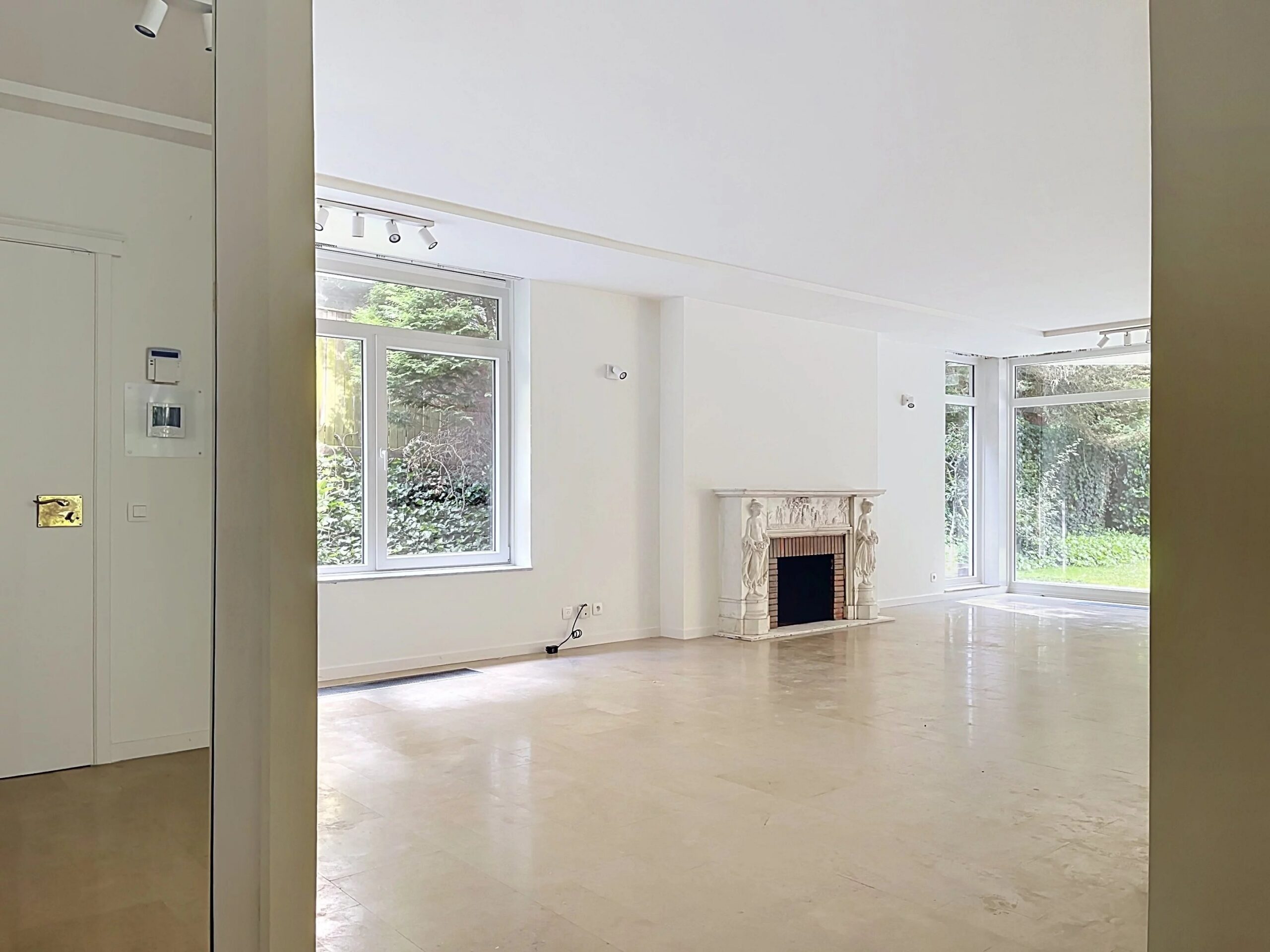 Barnes Brussels - Brabant 87106019